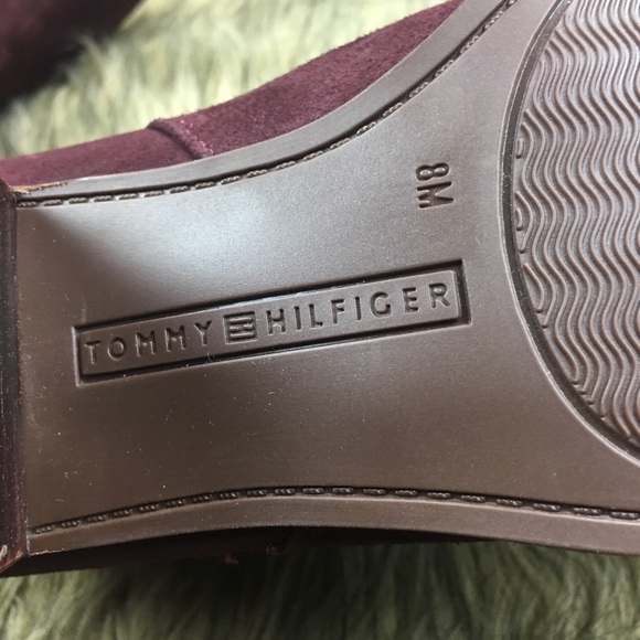 NWB Tommy Hilfiger Burgundy Ankle Boots - Picture 8 of 8
